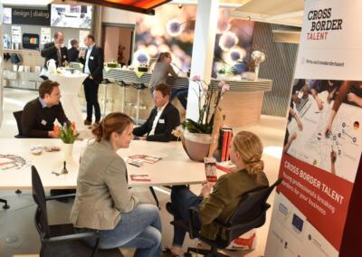Saxion_Fachhochschule_Münster_Hochschule_Osnabrück_-_Studenten_1_-_©Cross_Border_Talent Saxion_Fachhochschule_Münster_Hochschule_Osnabrück_-_Studenten_1_-_©Cross_Border_Talent