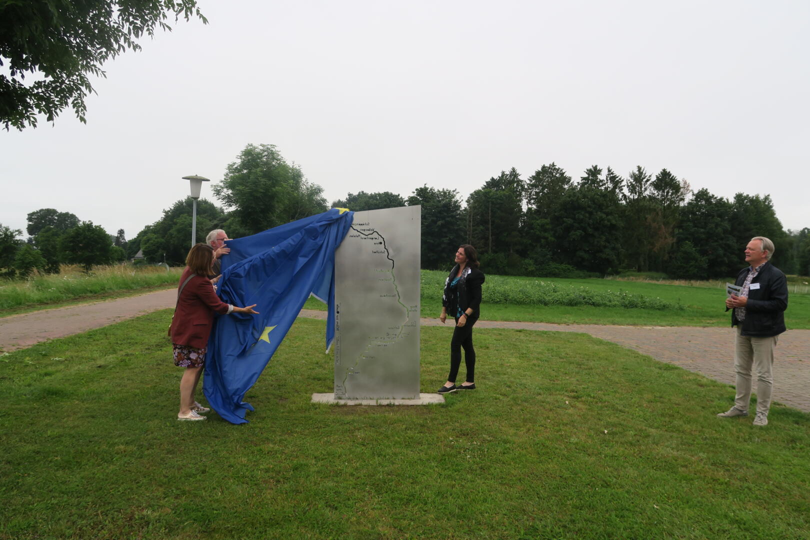 Gemeenschap Laar_-_Vechtbeleving_Over_De_Grens!_Opening_Elfde_Toren_En_Toelichting_Varend_Klaslokaal