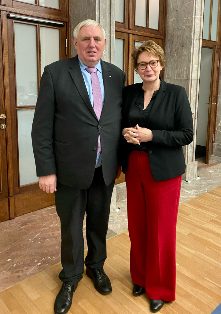 Foto: (v.l.) Minister Karl-Josef Laumann und Ministerin Daniela Behrens; Rechte: MS