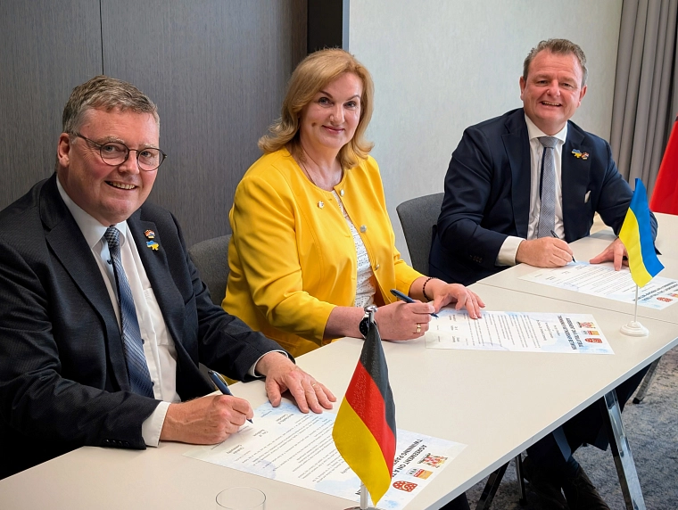 Unterzeichnung Staedtepartnerschaft Chuhuiv © Stadt Nordhorn