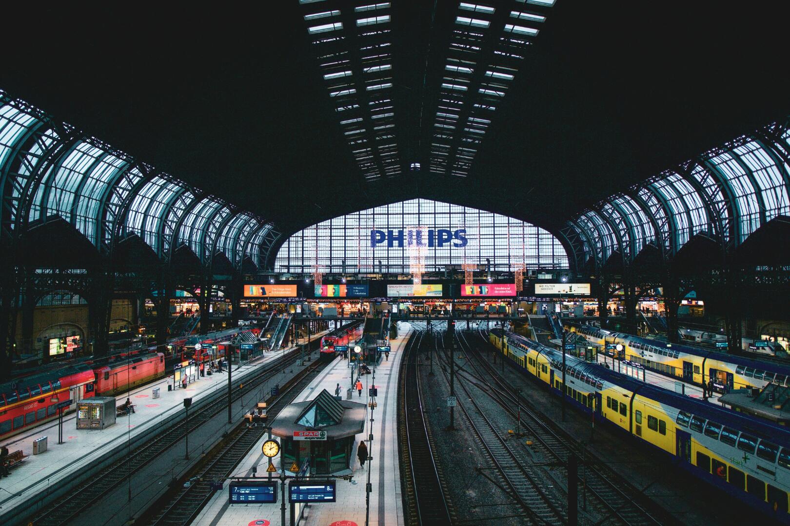 Twente ontvangt eerste trein GoVolta naar Hamburg in Hengelo